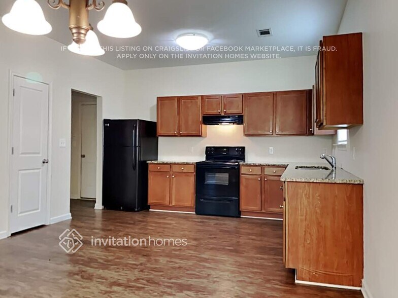 Building Photo - 798 Rockingham Dr