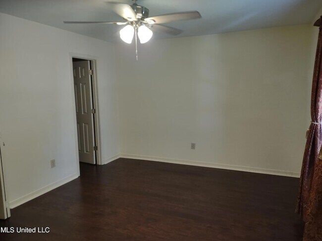 Building Photo - 336 Pebble Creek Dr