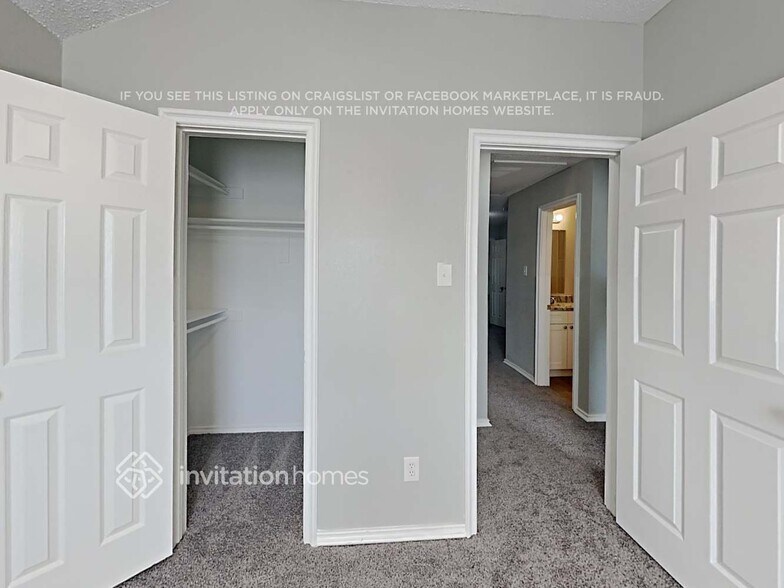 Building Photo - 1306 Deville Cir