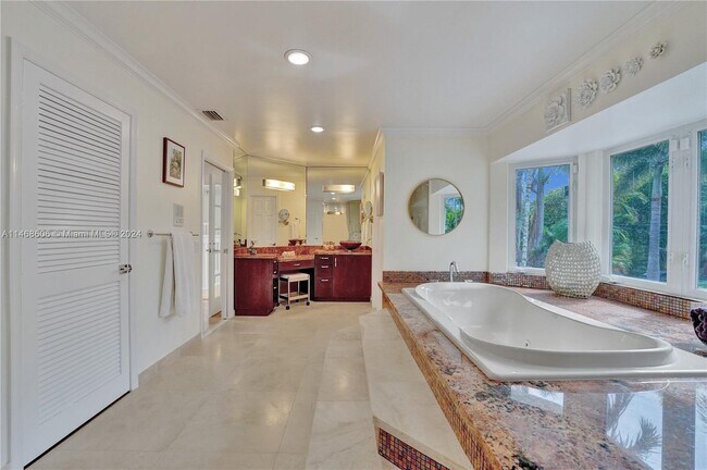 Building Photo - 1247 Seminole Dr