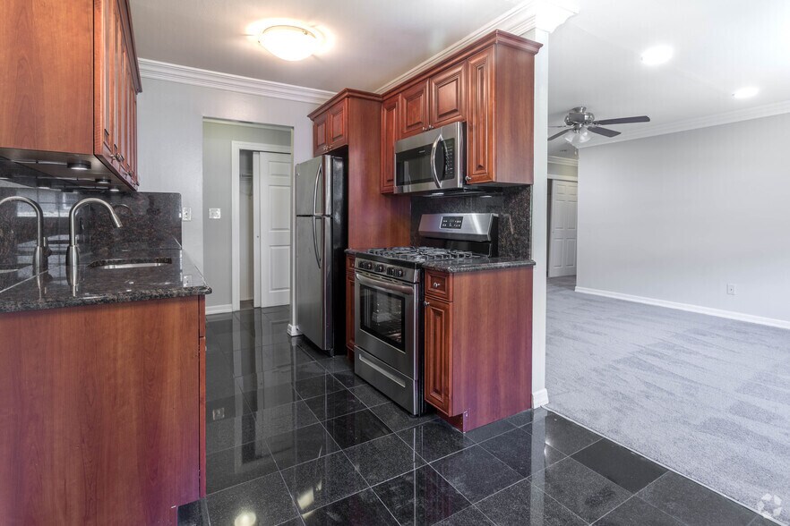 Fairfield Pines 1750 W Main St Riverhead NY 11901 Apartment Finder