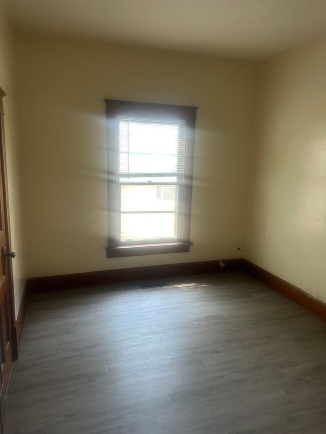 Building Photo - 603 M. Street