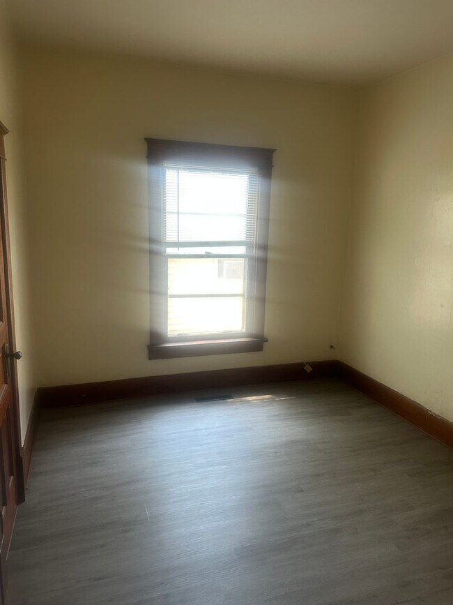 Building Photo - an0603