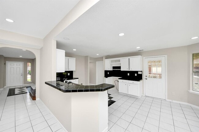 Building Photo - 16731 Sussex Dr