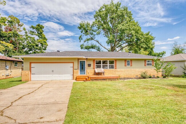 Building Photo - 312 Crestview Dr