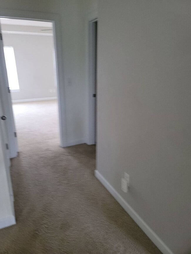 Building Photo - Nice Townhome off Providence Rd/485 South