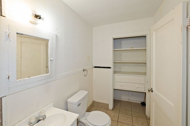 Building Photo - 310 S Prospect St