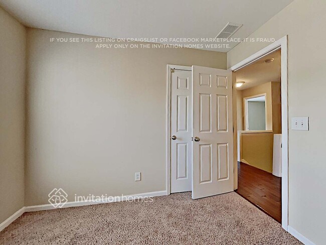 Building Photo - 320 Balaban Cir