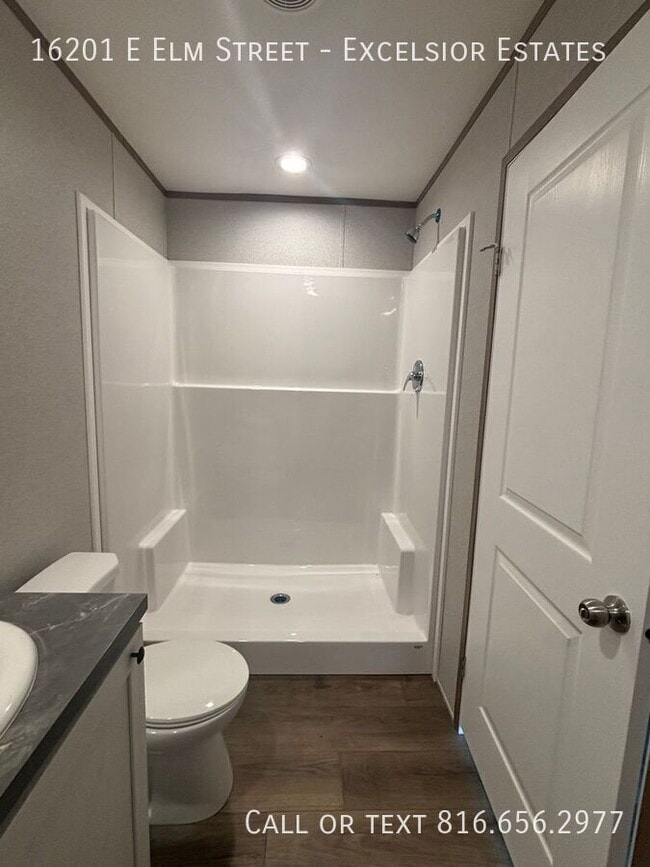 Building Photo - 16201 Elm St