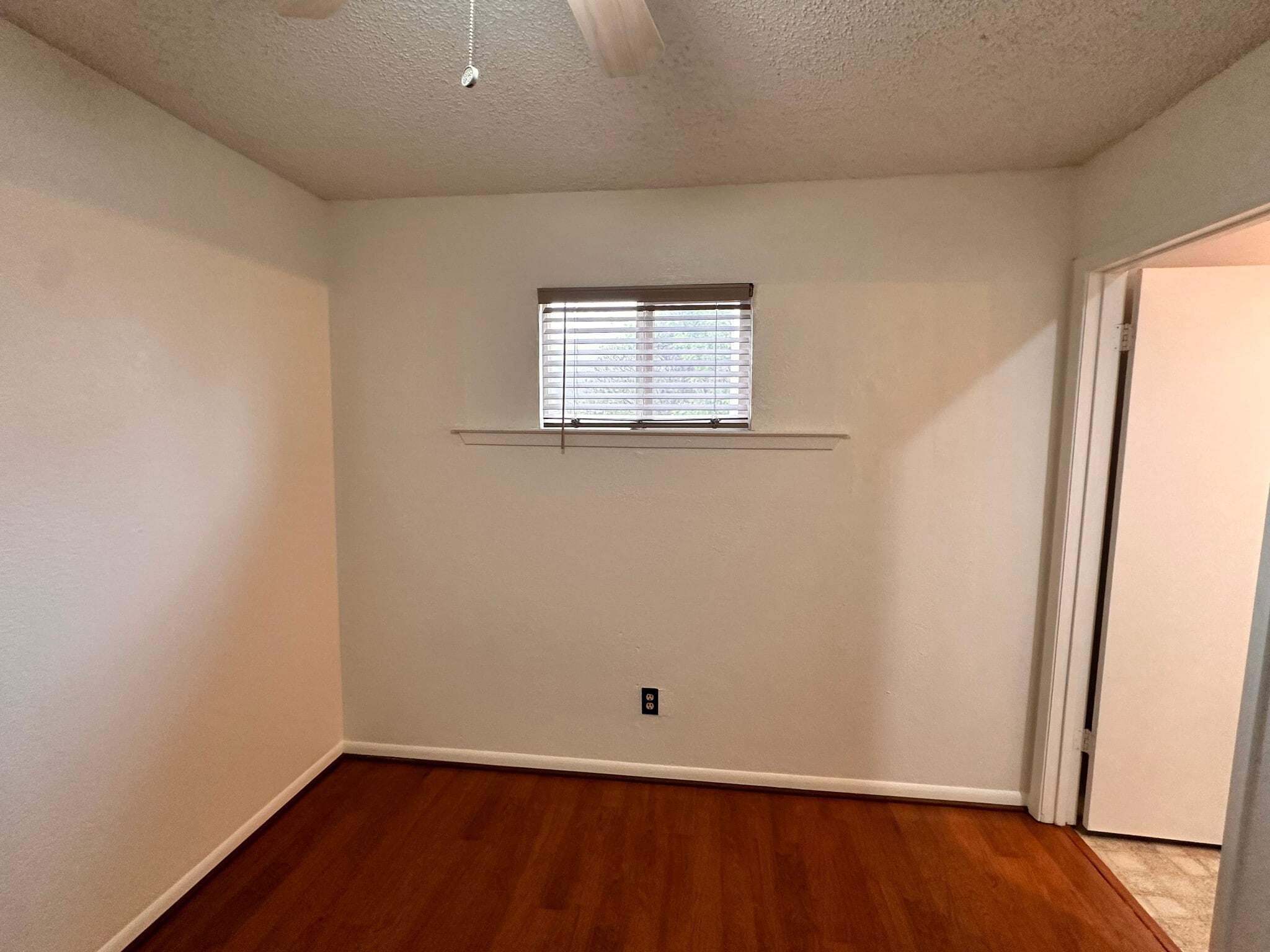 Building Photo - Room in Condo on Beauregard Cir