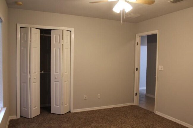 Building Photo - 4965 NW 8th Ave