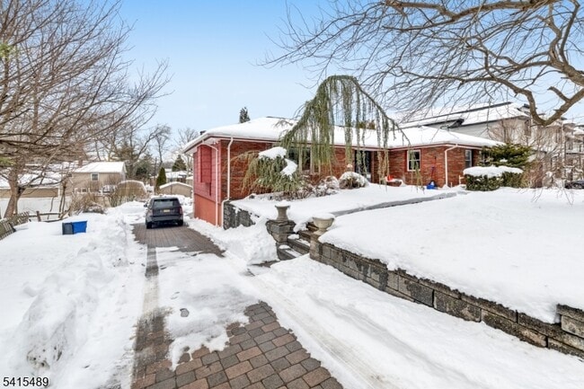 Building Photo - 475 Cedar Ln