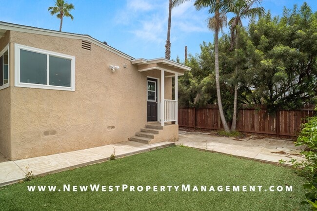 Building Photo - Upgraded Oceanside 3 Bedroom, Available Now! Small Pet OK!