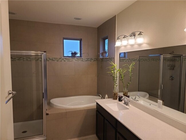 Building Photo - 9002 Moonstone Dr