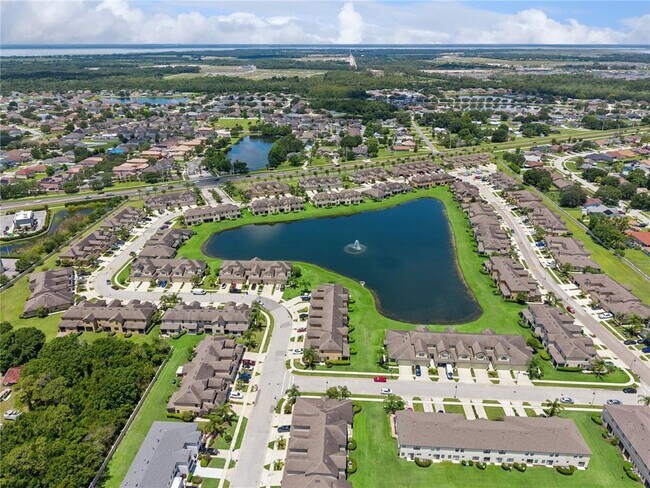Building Photo - 2438 Seven Oaks Dr