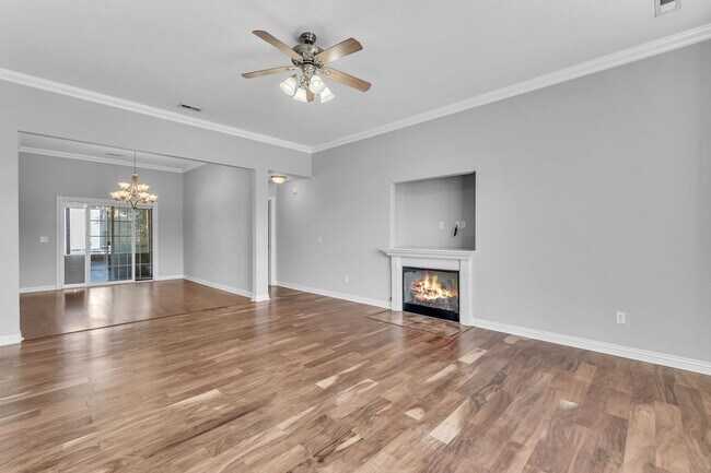 Building Photo - 3/2 Home with EV Charger, Great Outdoor Sp...