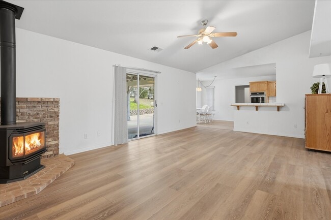 Building Photo - 43379 Leach Rd