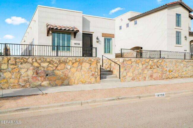 Building Photo - 14735 Pebble Hills Blvd