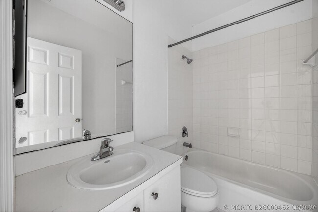 Building Photo - 1575 NE 33rd Ave