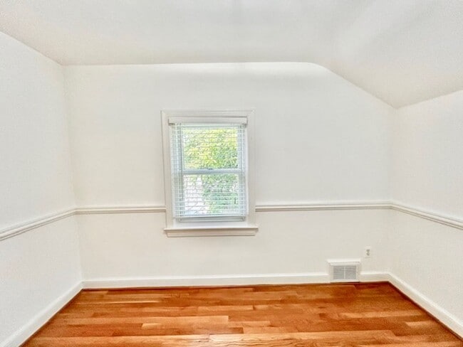 Building Photo - 4523 Gladwyne Dr