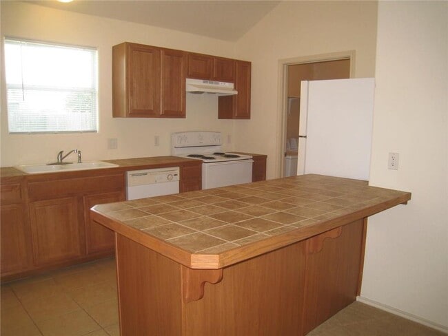 Building Photo - 236 Moonstone Dr