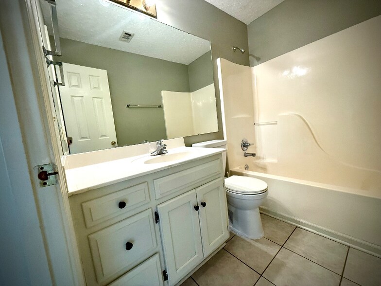 Building Photo - 7067 Runnymede Dr