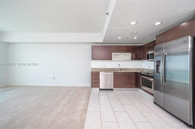 Building Photo - 951 Brickell Ave