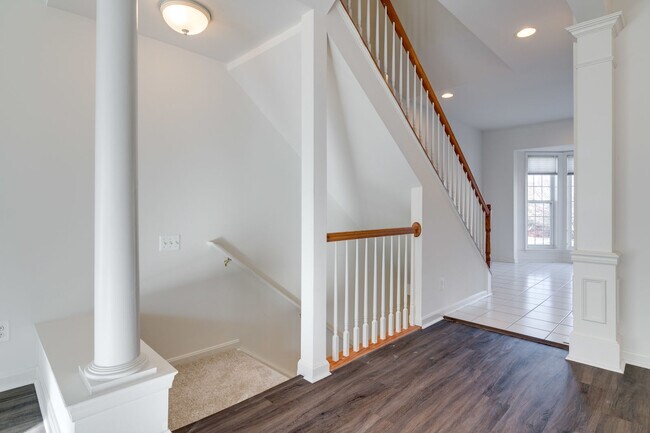 Building Photo - 6327 Dunn Ct