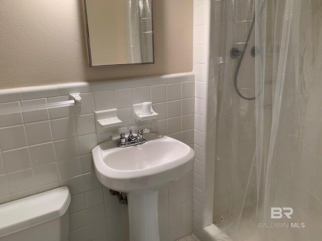 Building Photo - 371 S Church St