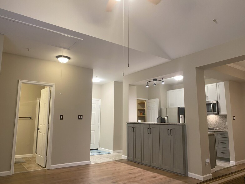 Building Photo - 46628 Drysdale Ter