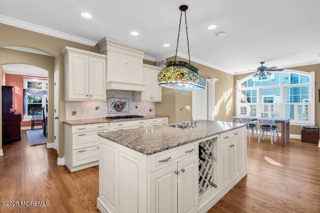 Building Photo - 412 Chicago Blvd