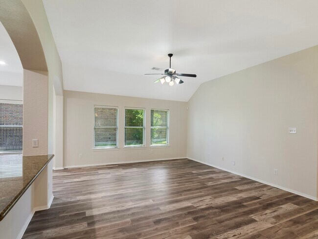 Building Photo - 47 W Lasting Spring Cir