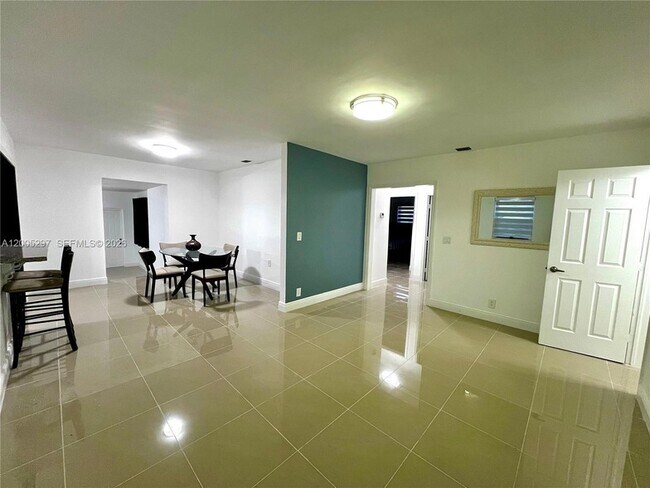 Building Photo - 1715 NW 180th Terrace