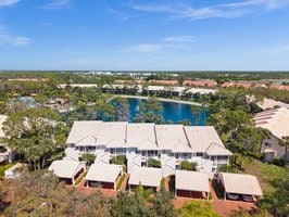 Building Photo - 2300 Hidden Lake Dr