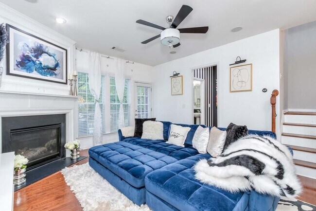 Building Photo - 2345 Limehurst Dr