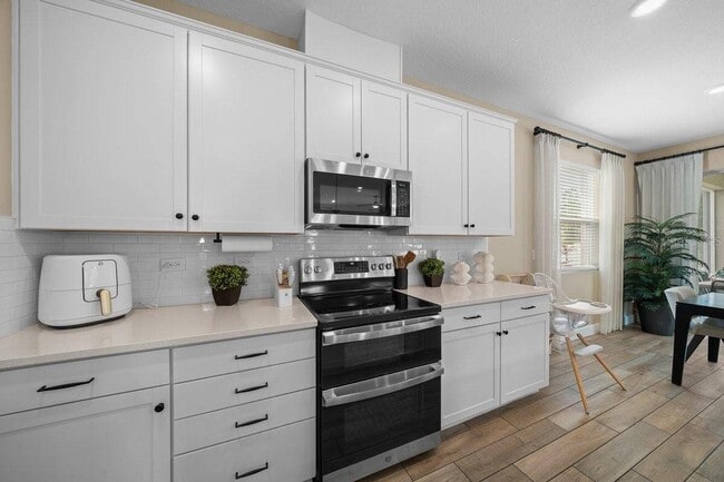Building Photo - 3916 Southern Vis Lp