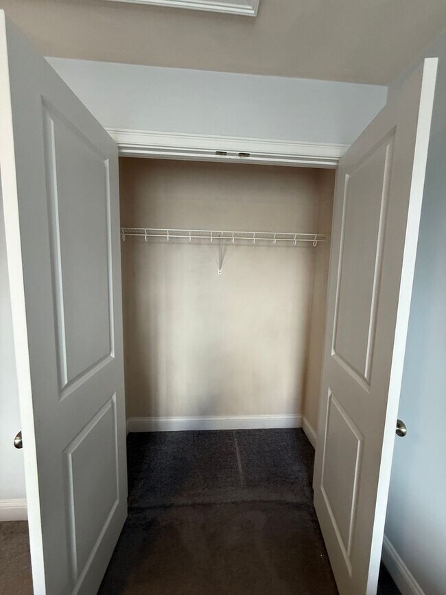 Building Photo - Beautiful Condo in Lynn– $3,300/mo