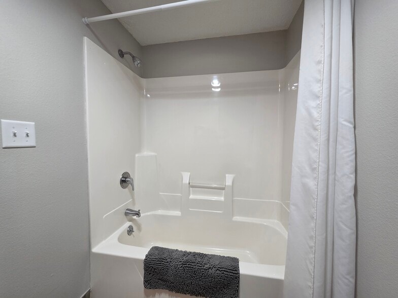 Building Photo - 590 Spruce