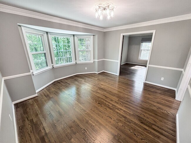 Building Photo - Beautifully Updated 4-Bedroom Home in Top-Rated Walton High District