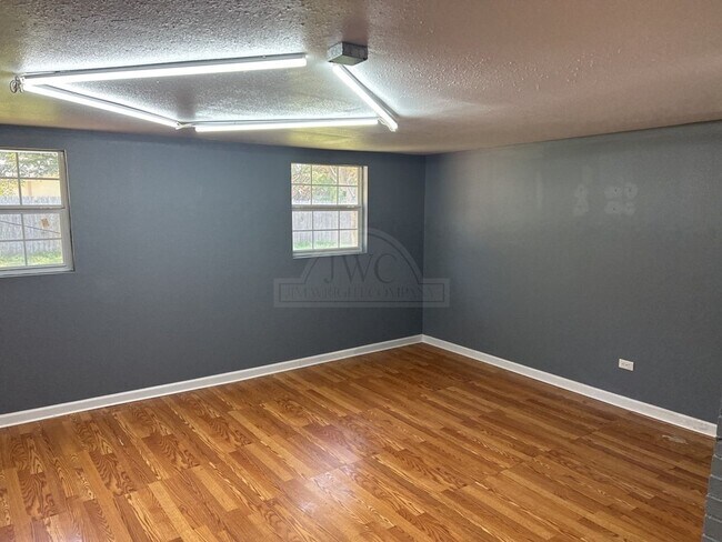 Building Photo - **2 weeks Free Rent***2310 Zinnia Court, K...
