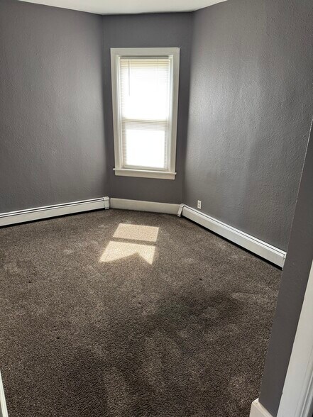 Building Photo - 1638 Saemann Ave