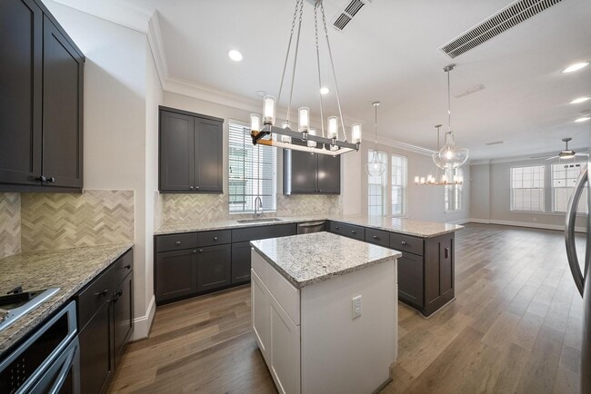 Building Photo - 6755 Highclere Manor Ln