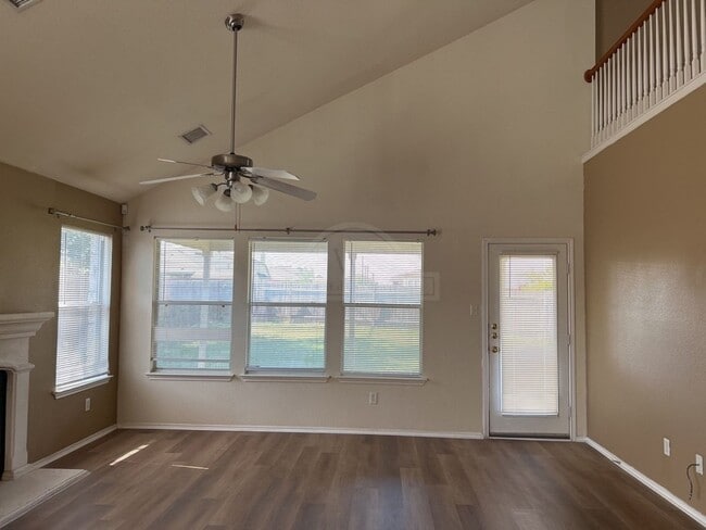 Building Photo - 4402 Golden Gate Dr