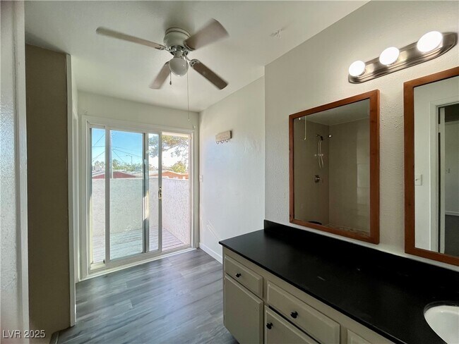 Building Photo - 109 Greenbriar Townhouse Way