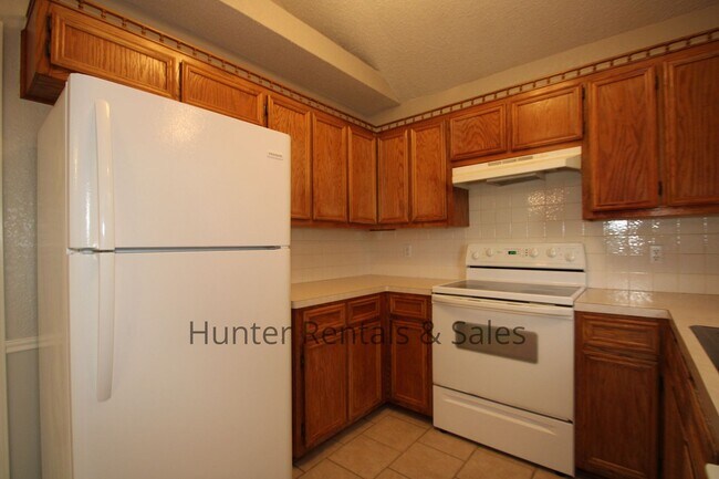 Building Photo - 4001 Tallwood Dr