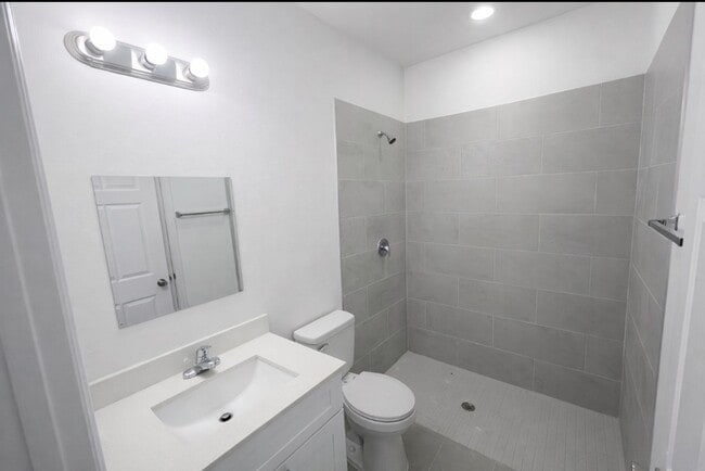 Building Photo - Brand New house in Lehigh Acers 2 Bedrooms 2 baths and 1 car garage