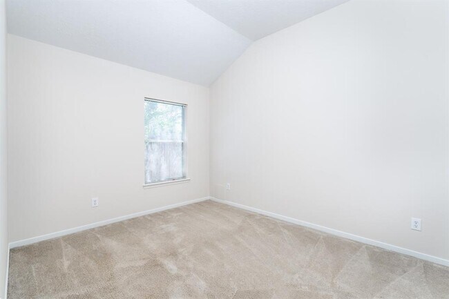 Building Photo - 9503 Tartan Manor St
