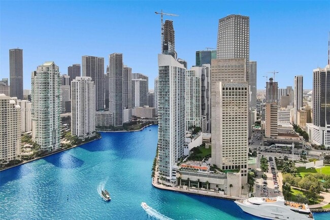 Building Photo - 335 S Biscayne Blvd