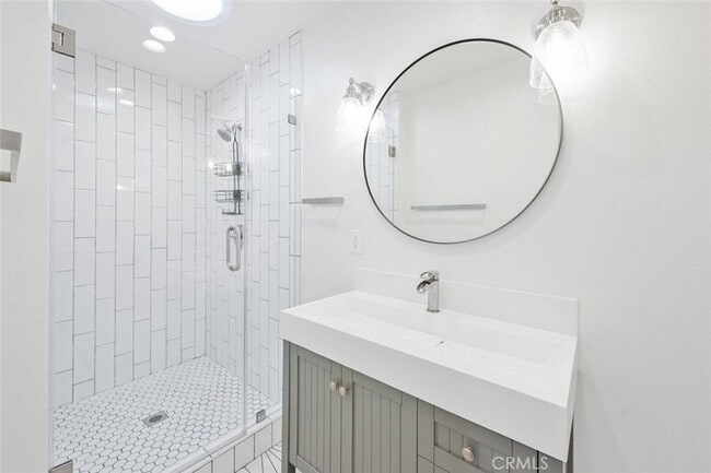 Building Photo - 411 Goldenrod Ave