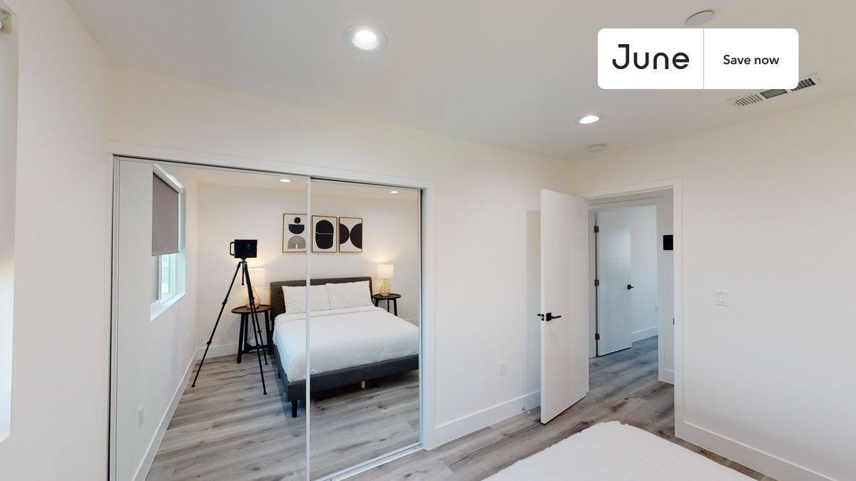 Building Photo - 564312 Auckland Ave